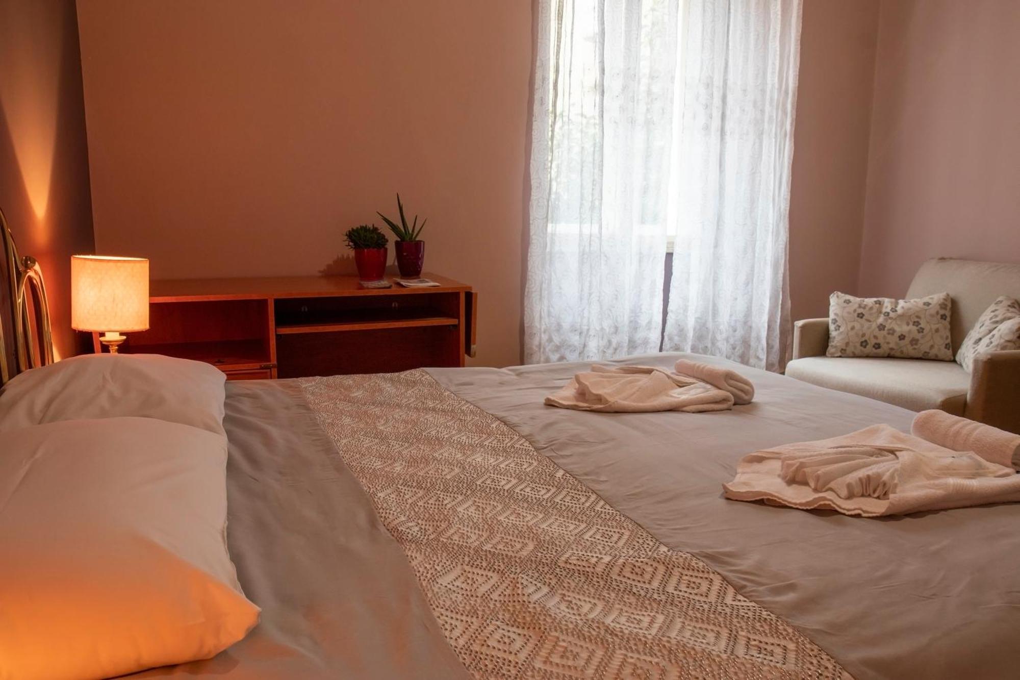 Hostel Teatro Τεργέστη Εξωτερικό φωτογραφία